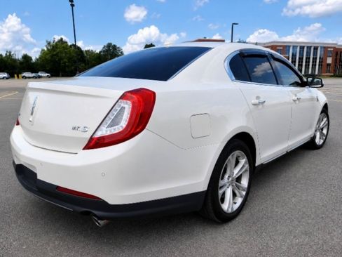 Used 2013 Lincoln MKS FWD image 4