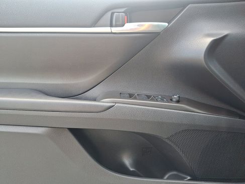 Used 2022 Toyota Camry SE w/ Audio Upgrade Package FWD image 12