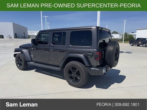 Used 2018 Jeep Wrangler Unlimited Sahara w/ Dual Top Group AWD/4WD image 5