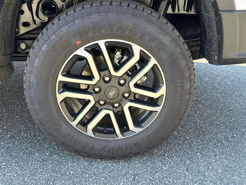 New 2025 Ford Ranger Lariat w/ FX4 Off-Road Package image 9