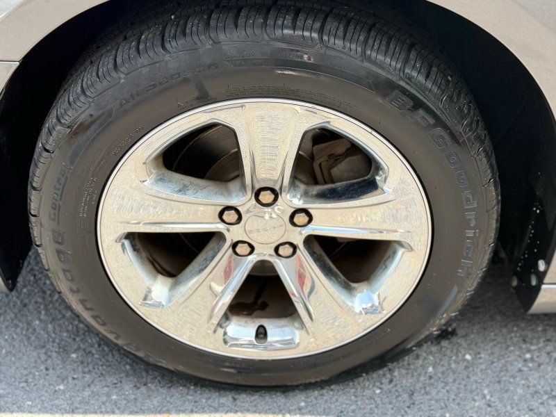 Used 2012 Dodge Charger SXT Plus RWD image 9
