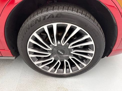 Used 2022 Lincoln Corsair AWD w/ Premium Package image 15