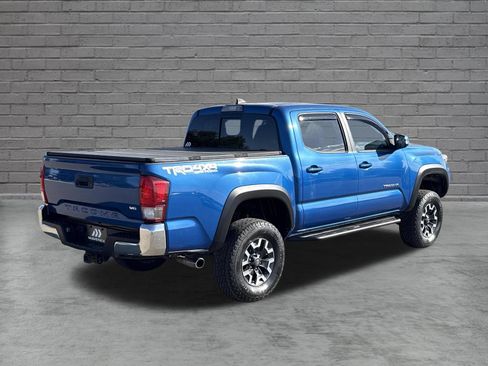 Used 2017 Toyota Tacoma TRD Off-Road w/ Tow Package (A/T) AWD/4WD image 7