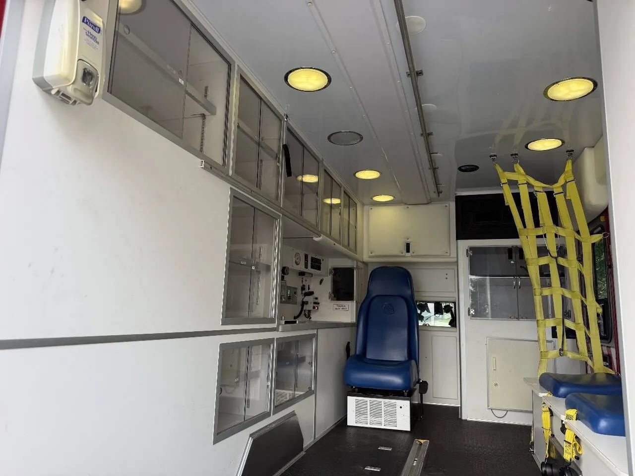 Used 2012 Ford F450 XLT w/ Ambulance Preparation Pkg RWD image 45