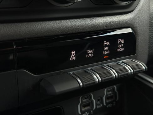 Used 2020 RAM 1500 Big Horn AWD/4WD image 15