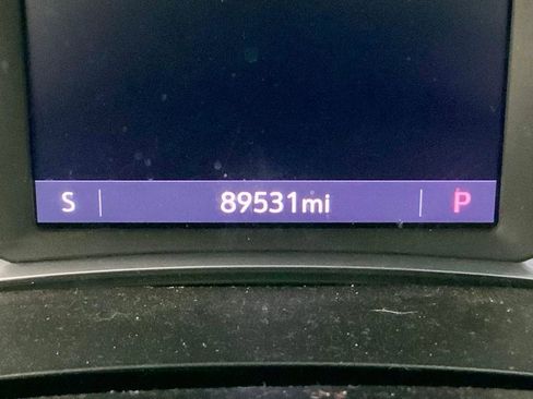 Used 2021 Chevrolet Traverse LT image 34