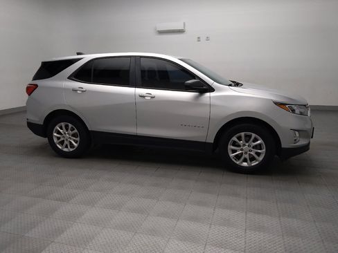 Used 2020 Chevrolet Equinox LS w/ LS Convenience Package image 11