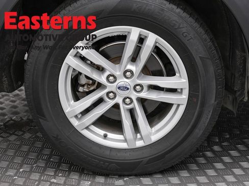 Used 2022 Ford Explorer XLT w/ Equipment Group 202A AWD/4WD image 30