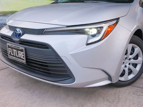 Used 2023 Toyota Corolla LE image 8