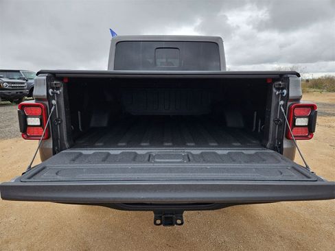 Used 2022 Jeep Gladiator Rubicon w/ LED Lighting Group image 7