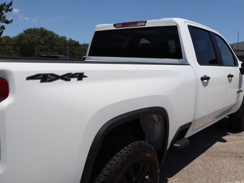 New 2026 Chevrolet Silverado 2500 Custom w/ Custom Value Package AWD/4WD image 7