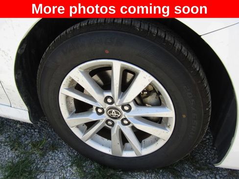 Used 2025 Toyota Camry LE FWD image 9