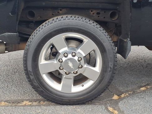 Used 2016 Chevrolet Silverado 2500 LTZ w/ LTZ Plus Package image 7