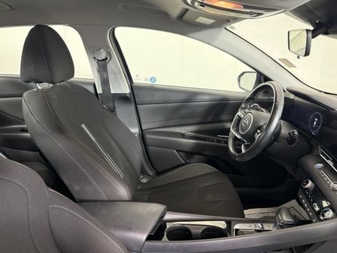 Used 2023 Hyundai Elantra SEL w/ Convenience Package FWD image 32