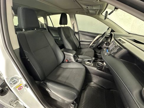 Used 2016 Toyota RAV4 XLE AWD/4WD image 30