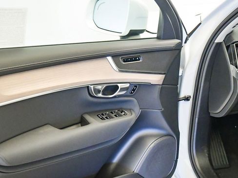 New 2026 Volvo XC90 B5 Plus w/ Protection Package AWD/4WD image 29