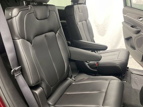 New 2025 Jeep Grand Cherokee L Limited w/ Black Appearance Package AWD/4WD image 26