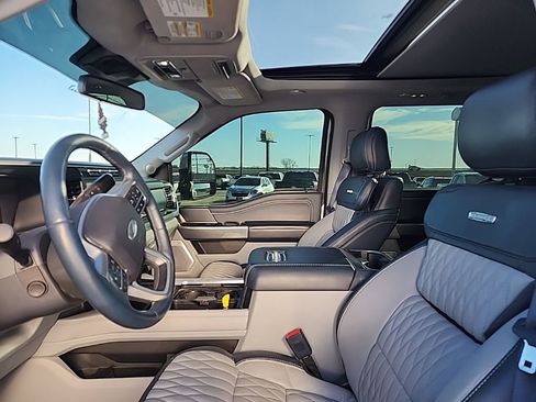 Used 2024 Ford F450 Limited image 13