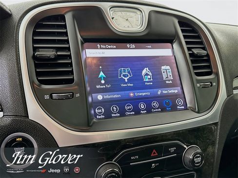 Used 2018 Chrysler 300 Limited image 34