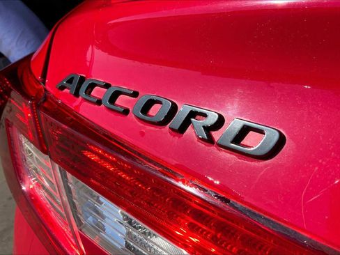 Used 2018 Honda Accord Sport image 9