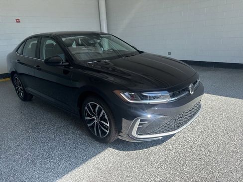New 2026 Volkswagen Jetta SE image 5