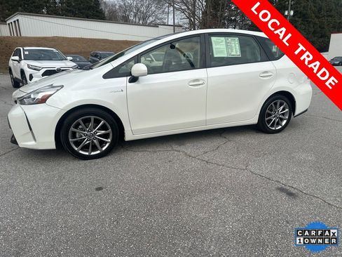 Certified 2017 Toyota Prius V Five image 5