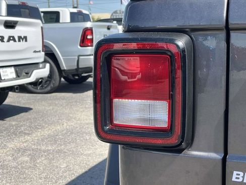 Used 2022 Jeep Wrangler Unlimited Sport image 10