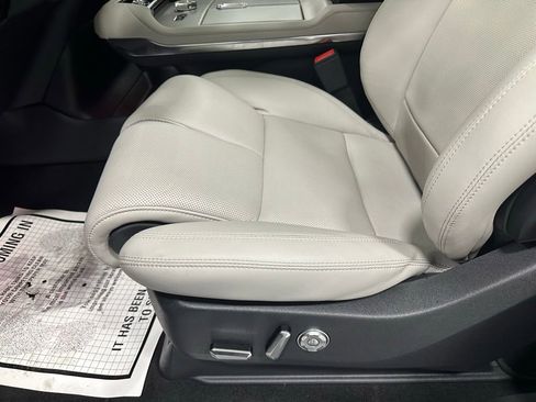 Used 2025 Lincoln Navigator L Reserve image 13