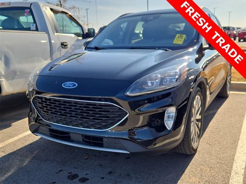 Used 2020 Ford Escape Titanium image 1