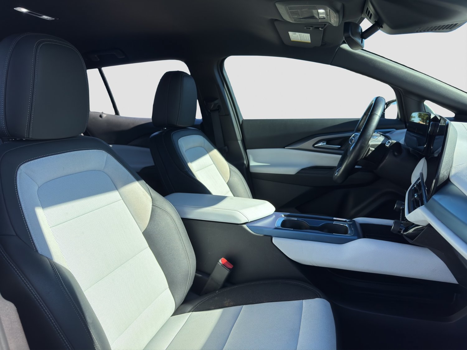 Certified 2024 Chevrolet Equinox EV LT FWD image 17