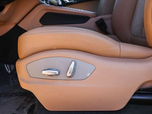 Used 2021 Porsche Macan image 19