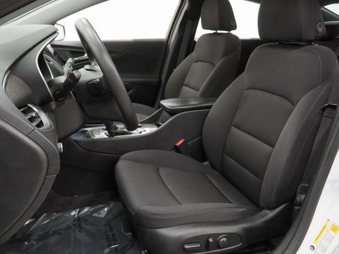 Used 2024 Chevrolet Malibu LT image 17