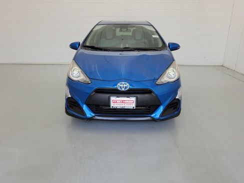 Used 2017 Toyota Prius C One FWD image 3