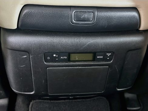 Used 2024 Nissan Armada SL w/ Captain's Chairs Package AWD/4WD image 28