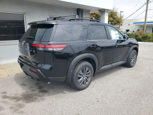 New 2026 Nissan Pathfinder SV w/ SV Premium Package FWD image 3