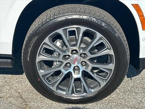 New 2026 GMC Yukon XL Denali w/ Denali Reserve Package AWD/4WD image 15
