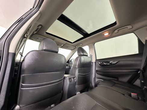 Used 2019 Nissan Rogue SL w/ Premium Package image 19