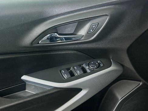 Used 2025 Chevrolet Trax LS image 15