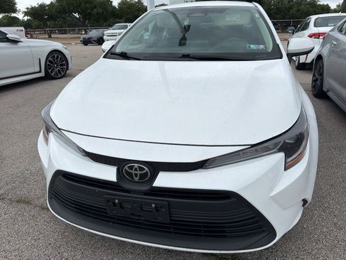 Used 2024 Toyota Corolla LE image 2