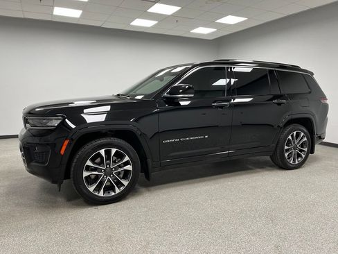 Used 2022 Jeep Grand Cherokee L Overland w/ MOPAR Finishing Package AWD/4WD image 6