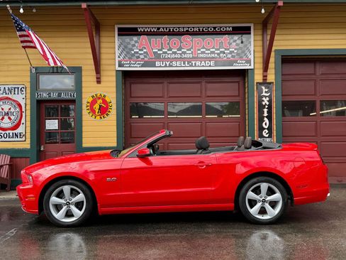 Used 2013 Ford Mustang GT w/ Security Pkg RWD image 15