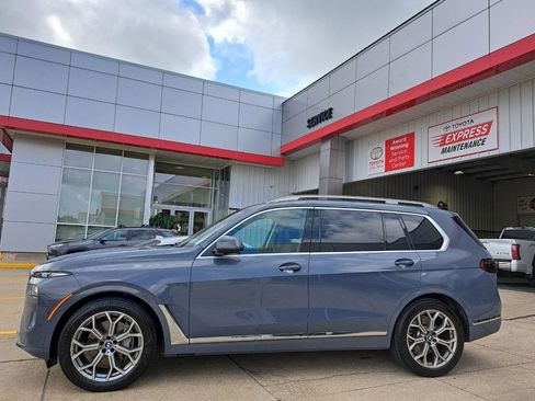 Used 2024 BMW X7 xDrive40i w/ Executive Package AWD/4WD image 3