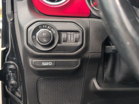 Used 2020 Jeep Gladiator Rubicon image 25