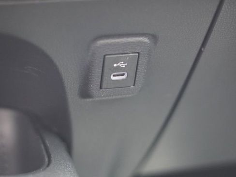 Certified 2025 Toyota Corolla SE w/ Convenience Package image 28