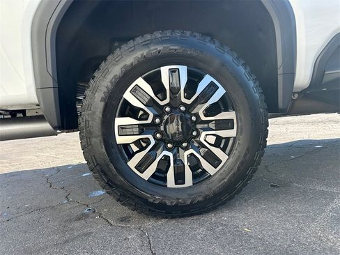 Used 2026 GMC Sierra 2500 Denali Ultimate image 18