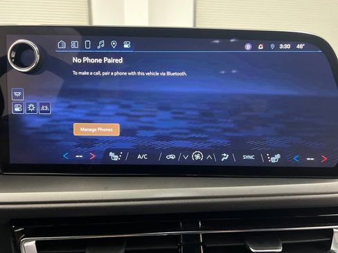 Used 2024 Chevrolet Traverse LT image 62