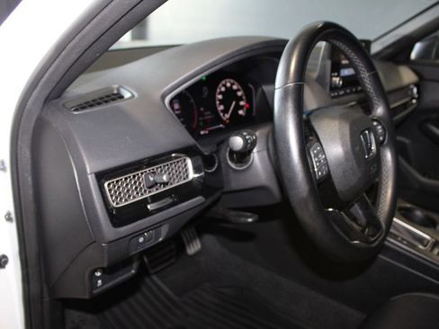 Used 2022 Honda Civic Sport image 13