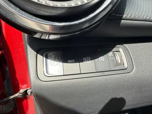 Used 2026 Chevrolet Equinox LT AWD/4WD image 39