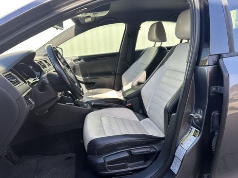 Used 2015 Volkswagen Jetta Sport FWD image 5