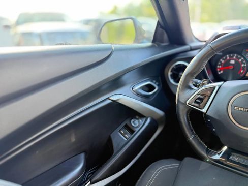 Used 2017 Chevrolet Camaro SS RWD image 22